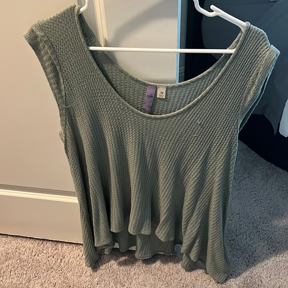 Green knit top short sleeve